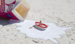 打翻的牛奶,生活中的意外与启示