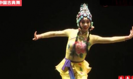小花旦舞蹈视频,小花旦演绎古典与现代交融的舞蹈风采